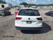 ✅ 2018 Volkswagen Tiguan SEL • VIN: 3VV2B7AX7JM073986 • Лот: 43421376. Опубликован ранее на IAAI с пробегом 128 595 миль. Бесплатный доступ к архиву аукционных продаж из США и подробный отчёт об истории автомобиля на DreamBid. Изображение 17.