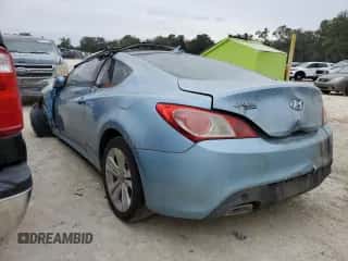 2012 Hyundai Genesis Coupe 2.0T z VIN KMHHT6KD3CU066273, wystawiony jako Copart lot #35418506 z przebiegiem Nie podano mil oraz Nie do naprawy • Non repairable. Historia ofert i sprzedaży dostępna na DreamBid. Obrazek 3.