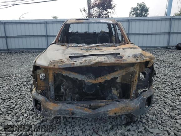 ✅ 2022 GMC Sierra 2500HD Denali • VIN: 1GT49REYXNF172146 • Lot: 67937355. Wystawiony na Copart z przebiegiem Nie podano. Bezpłatny archiwum sprzedaży aukcyjnych z USA i szczegółowy raport historii pojazdu na DreamBid. Zdjęcie 5.