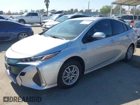 ✅ 2017 Toyota Prius Plus • VIN: JTDKARFP6H3021962 • Lot: 42235283. Listed on IAAI with 168,233 mi. Free auction sales archive from the USA and detailed vehicle history report at DreamBid. Image 2.