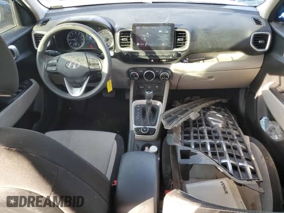 ✅ 2020 Hyundai Venue SEL • VIN: KMHRC8A31LU018506 • Лот: 73301674. Размещён на Copart с пробегом 76 179 миль миль. Получите бесплатный доступ к архиву аукционных продаж из США и посмотрите подробный отчёт об истории автомобиля на DreamBid. Изображение 8.