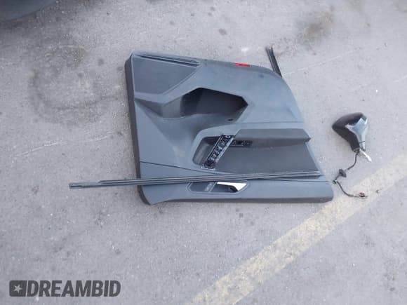 ✅ 2019 Volkswagen Tiguan S • VIN: 3VV1B7AX4KM196397 • Lot: 43199338. Listed on IAAI with 85,221 mi. Free auction sales archive from the USA and detailed vehicle history report at DreamBid. Image 12.