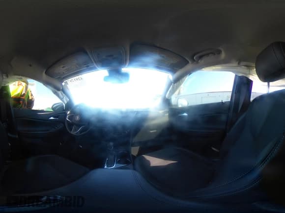 ✅ 2021 Buick Encore GX Select • VIN: KL4MMDSL0MB045027 • Lot: 42012678. Wystawiony na IAAI z przebiegiem 25 881 mil. Bezpłatny archiwum sprzedaży aukcyjnych z USA i szczegółowy raport historii pojazdu na DreamBid. Zdjęcie 18.