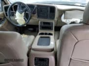 ✅ 2005 GMC Yukon XL SLE • VIN: 1GKEC16Z25J130957 • Lot: 86624744. Wystawiony na Copart z przebiegiem 243 543 mil. Bezpłatny archiwum sprzedaży aukcyjnych z USA i szczegółowy raport historii pojazdu na DreamBid. Zdjęcie 8.