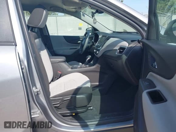 ✅ 2024 Chevrolet Equinox LS • VIN: 3GNAXSEG1RL107745 • Лот: 43333178. Опубликован ранее на IAAI с пробегом 30 385 миль. Бесплатный доступ к архиву аукционных продаж из США и подробный отчёт об истории автомобиля на DreamBid. Изображение 5.