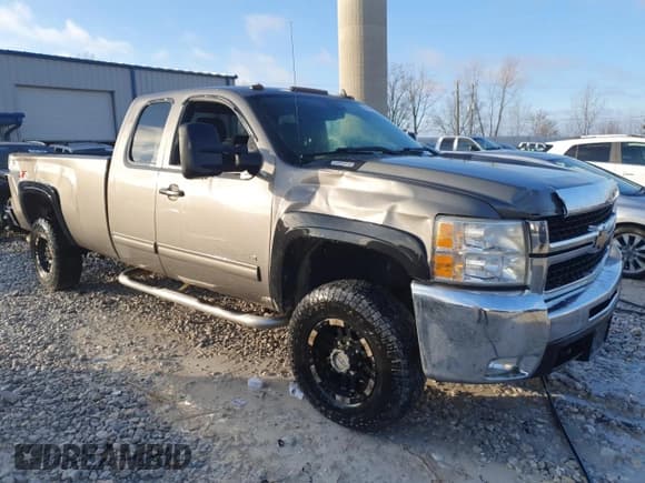 ✅ 2009 Chevrolet Silverado 2500HD LT • VIN: 1GCHK596X9E100768 • Лот: 85802894. Опубликован ранее на Copart с пробегом 240 763 миль. Бесплатный доступ к архиву аукционных продаж из США и подробный отчёт об истории автомобиля на DreamBid. Изображение 4.