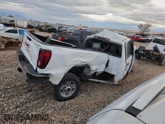 ✅ 2023 GMC Sierra 2500HD Pro • VIN: 1GT49LE74PF176362 • Лот: 65368515. Опубликован ранее на Copart с пробегом Не указан. Бесплатный доступ к архиву аукционных продаж из США и подробный отчёт об истории автомобиля на DreamBid. Изображение 3.