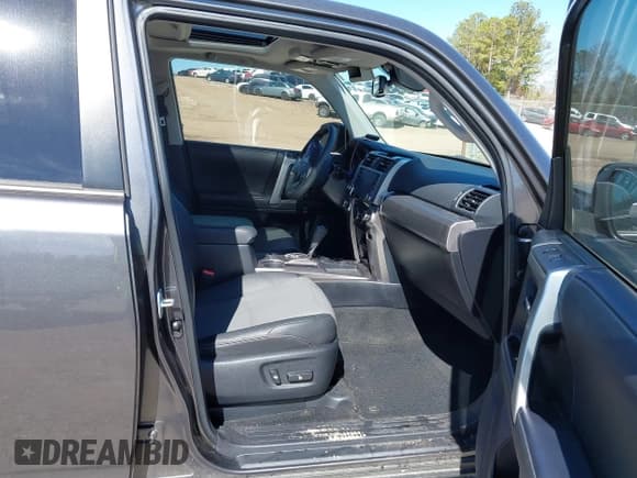 ✅ 2022 Toyota 4Runner SR5 Premium • VIN: JTEFU5JR2N5269812 • Lot: 41674763. Listed on IAAI with 52,988 mi. Free auction sales archive from the USA and detailed vehicle history report at DreamBid. Image 5.