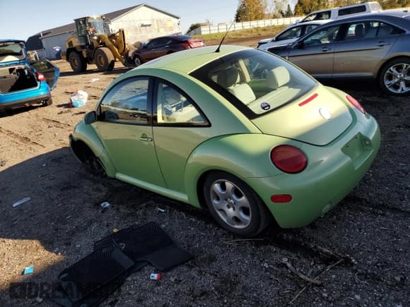 ✅ 2002 Volkswagen Beetle GLS • VIN: 3VWCB21C22M453688 • Lot: 82626185. Wystawiony na Copart z przebiegiem 138 345 mil. Bezpłatny archiwum sprzedaży aukcyjnych z USA i szczegółowy raport historii pojazdu na DreamBid. Zdjęcie 2.
