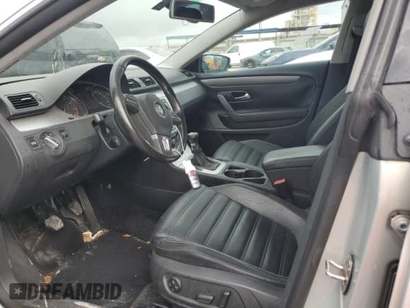 ✅ 2010 Volkswagen CC Sport • VIN: WVWNN7AN8AE552523 • Lot: 53312295. Wystawiony na Copart z przebiegiem 121 795 mil. Bezpłatny archiwum sprzedaży aukcyjnych z USA i szczegółowy raport historii pojazdu na DreamBid. Zdjęcie 7.