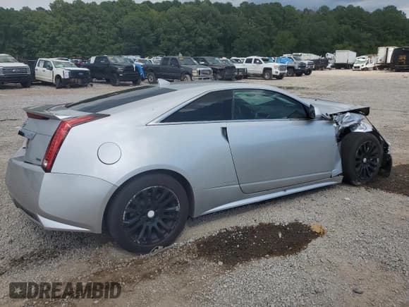 ✅ 2011 Cadillac CTS Performance • VIN: 1G6DJ1ED5B0167394 • Лот: 66617885. Опубликован ранее на Copart с пробегом 194 915 миль. Бесплатный доступ к архиву аукционных продаж из США и подробный отчёт об истории автомобиля на DreamBid. Изображение 3.