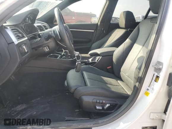 ✅ 2018 BMW 3 Series 330i • VIN: WBA8B9G53JNU97498 • Lot: 86698525. Wystawiony na Copart z przebiegiem 84 952 mil. Bezpłatny archiwum sprzedaży aukcyjnych z USA i szczegółowy raport historii pojazdu na DreamBid. Zdjęcie 7.