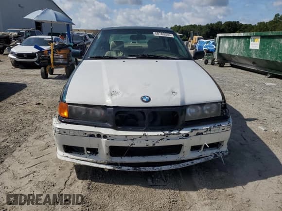 ✅ 1994 BMW 3 Series 325i • VIN: WBACB4322RFL17717 • Lot: 68780055. Wystawiony na Copart z przebiegiem Nie podano. Bezpłatny archiwum sprzedaży aukcyjnych z USA i szczegółowy raport historii pojazdu na DreamBid. Zdjęcie 5.