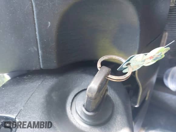 2006 Mercury Mariner Luxury z VIN 4M2YU571X6DJ04235, wystawiony jako IAAI lot #41631062 z przebiegiem 290 925 mil mil oraz . Historia ofert i sprzedaży dostępna na DreamBid. Obrazek 11.