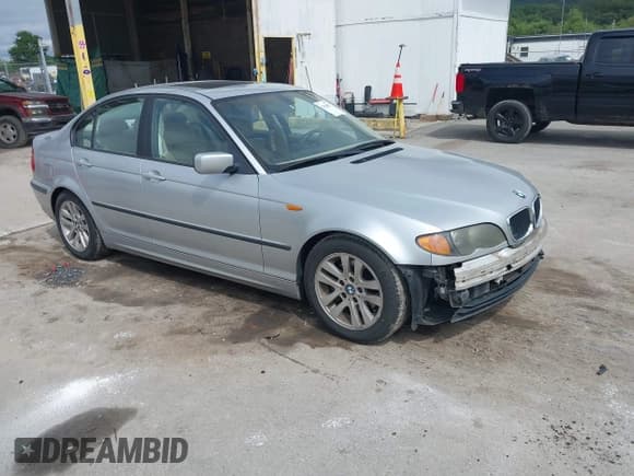 ✅ 2003 BMW 3 Series 325i • VIN: WBAET37453NJ29623 • Lot: 43048927. Wystawiony na IAAI z przebiegiem 139 167 mil. Bezpłatny archiwum sprzedaży aukcyjnych z USA i szczegółowy raport historii pojazdu na DreamBid. Zdjęcie 1.