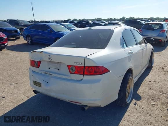 ✅ 2007 Acura TSX • VIN: JH4CL96817C011893 • Lot: 42231111. Listed on IAAI with 162,577 mi. Free auction sales archive from the USA and detailed vehicle history report at DreamBid. Image 4.