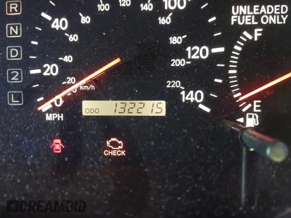 ✅ 2000 Lexus ES 300 • VIN: JT8BF28G2Y0270068 • Lot: 43863072. Wystawiony na IAAI z przebiegiem 132 215 mil. Bezpłatny archiwum sprzedaży aukcyjnych z USA i szczegółowy raport historii pojazdu na DreamBid. Zdjęcie 7.