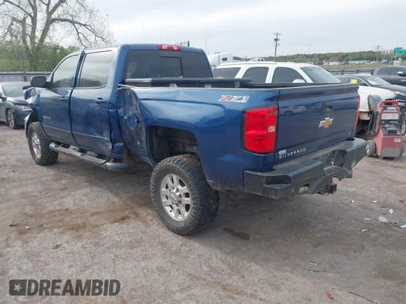 ✅ 2015 Chevrolet Silverado 2500HD LT • VIN: 1GC1KVE87FF564213 • Lot: 41987148. Listed on IAAI with 271,822 mi. Free auction sales archive from the USA and detailed vehicle history report at DreamBid. Image 3.