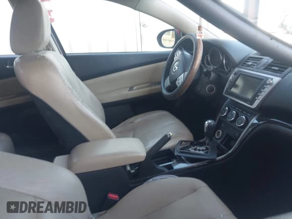 ✅ 2009 Mazda 6 S Grand Touring • VIN: 1YVHP82B295M11180 • Lot: 42105493. Wystawiony na IAAI z przebiegiem 217 305 mil. Bezpłatny archiwum sprzedaży aukcyjnych z USA i szczegółowy raport historii pojazdu na DreamBid. Zdjęcie 5.