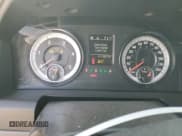 ✅ 2015 Ram 4500 SLT • VIN: 3C7WRLFL7FG660305 • Lot: 82659164. Wystawiony na Copart z przebiegiem 101 897 mil. Bezpłatny archiwum sprzedaży aukcyjnych z USA i szczegółowy raport historii pojazdu na DreamBid. Zdjęcie 9.