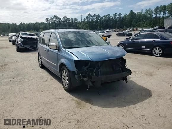 ✅ 2011 Chrysler Town & Country Touring L • VIN: 2A4RR8DG1BR782718 • Lot: 84973865. Wystawiony na Copart z przebiegiem 245 274 mil. Bezpłatny archiwum sprzedaży aukcyjnych z USA i szczegółowy raport historii pojazdu na DreamBid. Zdjęcie 14.