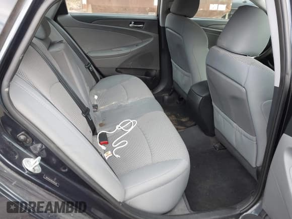 ✅ 2014 Hyundai Sonata GLS • VIN: 5NPEB4AC0EH945430 • Лот: 43568560. Опубликован ранее на IAAI с пробегом 180 092 миль. Бесплатный доступ к архиву аукционных продаж из США и подробный отчёт об истории автомобиля на DreamBid. Изображение 8.