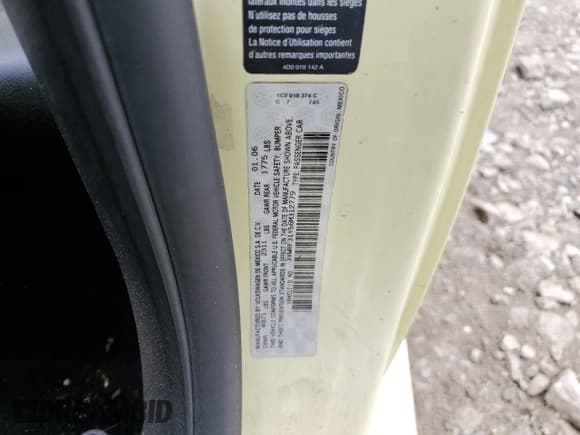 ✅ 2006 Volkswagen Beetle • VIN: 3VWRF31Y56M312779 • Lot: 57452515. Wystawiony na Copart z przebiegiem 91 338 mil. Bezpłatny archiwum sprzedaży aukcyjnych z USA i szczegółowy raport historii pojazdu na DreamBid. Zdjęcie 12.