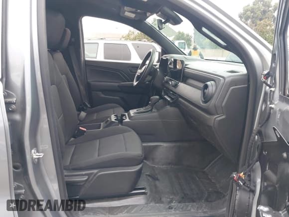 ✅ 2023 Chevrolet Colorado 2WD Work Truck • VIN: 1GCGSBEC8P1176774 • Лот: 43587268. Опубликован ранее на IAAI с пробегом 37 626 миль. Бесплатный доступ к архиву аукционных продаж из США и подробный отчёт об истории автомобиля на DreamBid. Изображение 5.