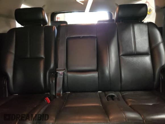 ✅ 2008 Chevrolet Suburban LTZ • VIN: 1GNFK16328J101744 • Lot: 69232634. Wystawiony na Copart z przebiegiem 186 535 mil. Bezpłatny archiwum sprzedaży aukcyjnych z USA i szczegółowy raport historii pojazdu na DreamBid. Zdjęcie 10.