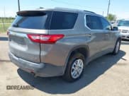 ✅ 2018 Chevrolet Traverse LT Cloth • VIN: 1GNERGKW1JJ221132 • Lot: 43029017. Wystawiony na IAAI z przebiegiem 79 276 mil. Bezpłatny archiwum sprzedaży aukcyjnych z USA i szczegółowy raport historii pojazdu na DreamBid. Zdjęcie 4.