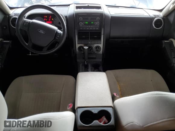 ✅ 2008 Ford Explorer Sport Trac XLT • VIN: 1FMEU31E38UB08151 • Лот: 81343645. Опубликован ранее на Copart с пробегом 155 355 миль. Бесплатный доступ к архиву аукционных продаж из США и подробный отчёт об истории автомобиля на DreamBid. Изображение 8.