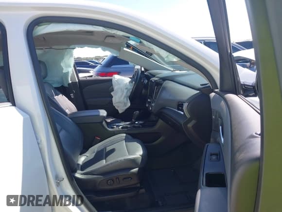 ✅ 2018 Chevrolet Traverse Premier • VIN: 1GNERKKW3JJ176035 • Lot: 43297518. Wystawiony na IAAI z przebiegiem 69 630 mil. Bezpłatny archiwum sprzedaży aukcyjnych z USA i szczegółowy raport historii pojazdu na DreamBid. Zdjęcie 5.