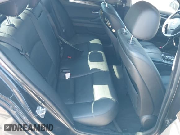 ✅ 2014 BMW 5 Series 535i • VIN: WBA5B1C59ED484180 • Lot: 43129258. Listed on IAAI with 160,801 mi. Free auction sales archive from the USA and detailed vehicle history report at DreamBid. Image 8.