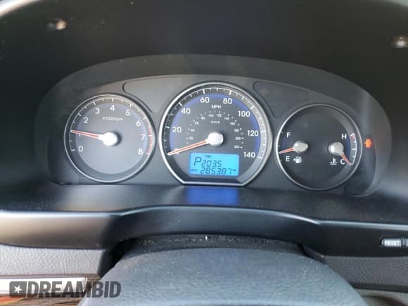 ✅ 2011 Hyundai Santa Fe GLS • VIN: 5XYZG3AB8BG025097 • Lot: 79130134. Listed on Copart with 285,387 mi. Free auction sales archive from the USA and detailed vehicle history report at DreamBid. Image 9.