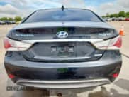 ✅ 2015 Hyundai Sonata • VIN: KMHEC4A44FA129184 • Лот: 84005665. Опубликован ранее на Copart с пробегом 150 397 миль. Бесплатный доступ к архиву аукционных продаж из США и подробный отчёт об истории автомобиля на DreamBid. Изображение 6.