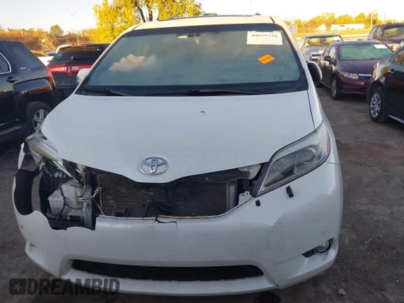 ✅ 2016 Toyota Sienna XLE • VIN: 5TDYK3DC9GS759983 • Лот: 40859938. Опубликован ранее на IAAI с пробегом 120 066 миль. Бесплатный доступ к архиву аукционных продаж из США и подробный отчёт об истории автомобиля на DreamBid. Изображение 13.