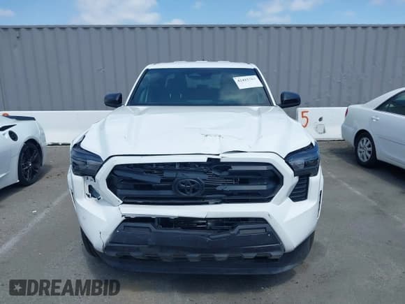 ✅ 2024 Toyota Tacoma SR • VIN: 3TYKD5HNXRT012102 • Лот: 42425765. Опубликован ранее на IAAI с пробегом 3 937 миль. Бесплатный доступ к архиву аукционных продаж из США и подробный отчёт об истории автомобиля на DreamBid. Изображение 12.