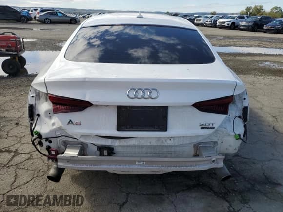 ✅ 2018 Audi A5 Sportback Premium Plus • VIN: WAUBNCF5XJA114465 • Lot: 85789055. Wystawiony na Copart z przebiegiem 69 854 mil. Bezpłatny archiwum sprzedaży aukcyjnych z USA i szczegółowy raport historii pojazdu na DreamBid. Zdjęcie 6.