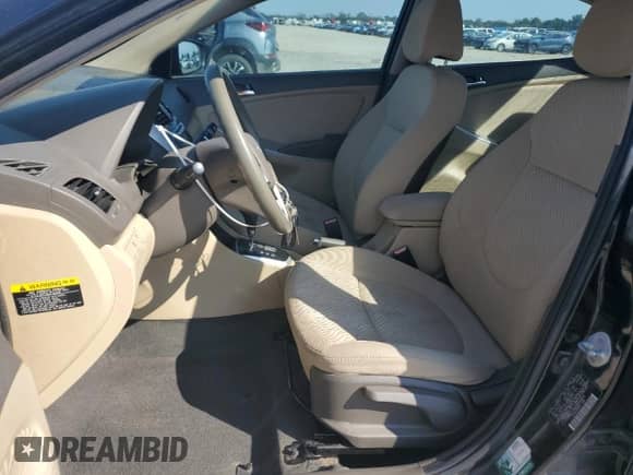 2013 Hyundai Accent GLS z VIN KMHCU4AE8DU380640, wystawiony jako Copart lot #86071005 z przebiegiem 161 077 mil mil oraz Szkoda całkowita • Salvage title. Historia ofert i sprzedaży dostępna na DreamBid. Obrazek 7.