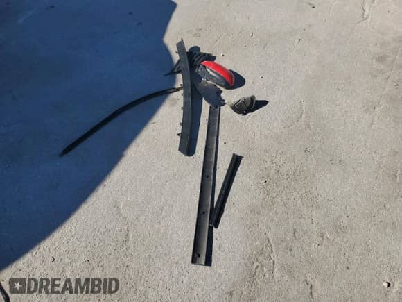 2004 Hyundai Elantra GLS z VIN KMHDN46D24U752362, wystawiony jako Copart lot #81528944 z przebiegiem 157 830 mil mil oraz Szkoda całkowita • Salvage title. Historia ofert i sprzedaży dostępna na DreamBid. Obrazek 12.