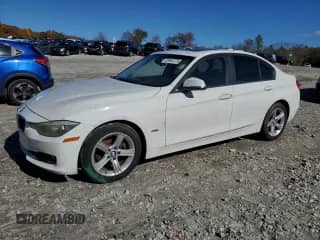 2013 BMW 3 Series 328i z VIN WBA3C1G50DNR44432, wystawiony jako Copart lot #82661375 z przebiegiem 115 412 mil mil oraz Czysty tytuł • Clean title. Historia ofert i sprzedaży dostępna na DreamBid. Obrazek 1.