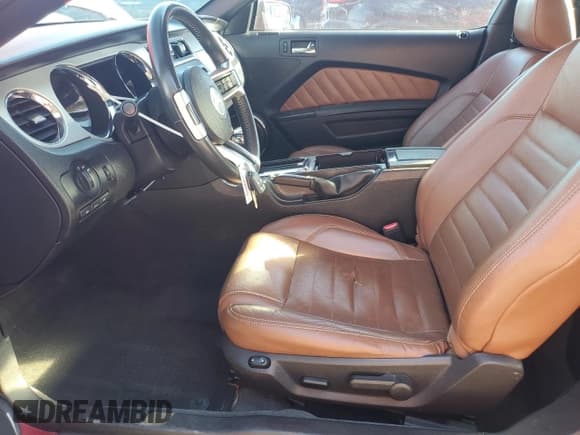 ✅ 2011 Ford Mustang V6 • VIN: 1ZVBP8AM8B5149201 • Lot: 90684515. Listed on Copart with 132,226 mi. Free auction sales archive from the USA and detailed vehicle history report at DreamBid. Image 7.