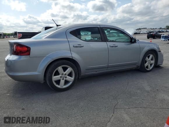 ✅ 2013 Dodge Avenger SE • VIN: 1C3CDZAB7DN741510 • Lot: 61473545. Wystawiony na Copart z przebiegiem 165 353 mil. Bezpłatny archiwum sprzedaży aukcyjnych z USA i szczegółowy raport historii pojazdu na DreamBid. Zdjęcie 3.