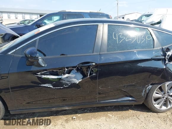 ✅ 2018 Honda Clarity Touring • VIN: JHMZC5F35JC004315 • Lot: 43250319. Listed on IAAI with 76,669 mi. Free auction sales archive from the USA and detailed vehicle history report at DreamBid. Image 14.