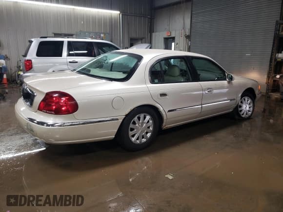✅ 2000 Lincoln Continental • VIN: 1LNHM97V2YY760288 • Lot: 80894624. Wystawiony na Copart z przebiegiem 115 785 mil. Bezpłatny archiwum sprzedaży aukcyjnych z USA i szczegółowy raport historii pojazdu na DreamBid. Zdjęcie 3.