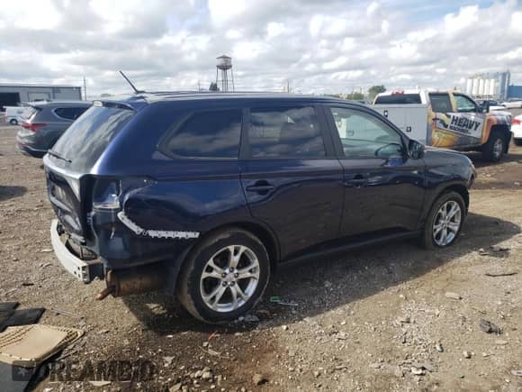 2014 Mitsubishi Outlander SE with VIN JA4AD3A33EZ012840, listed as a Copart auction lot 83847535 with 70,064 mi miles and Salvage title. Bid and sale history available at DreamBid. Image 3.