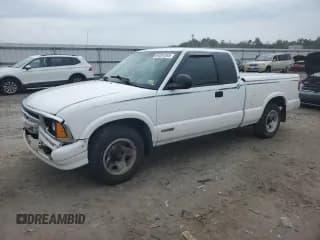 ✅ 1994 Chevrolet S-10 LS • VIN: 1GCCS19Z9RK135560 • Лот: 84201265. Опубликован ранее на Copart с пробегом 250 110 миль. Бесплатный доступ к архиву аукционных продаж из США и подробный отчёт об истории автомобиля на DreamBid. Изображение 1.