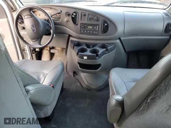 ✅ 2008 Ford Econoline Cargo Commercial • VIN: 1FTNS24L68DB18056 • Lot: 49248325. Listed on Copart with 45,681 mi. Free auction sales archive from the USA and detailed vehicle history report at DreamBid. Image 8.