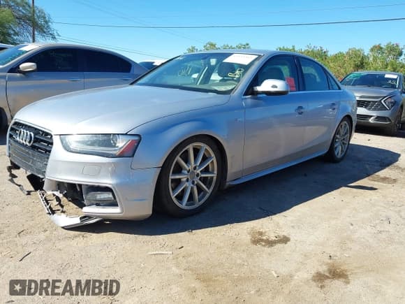 ✅ 2015 Audi A4 Premium Plus • VIN: WAUFFAFLXFN002685 • Lot: 43433313. Listed on IAAI with 94,292 mi. Free auction sales archive from the USA and detailed vehicle history report at DreamBid. Image 2.