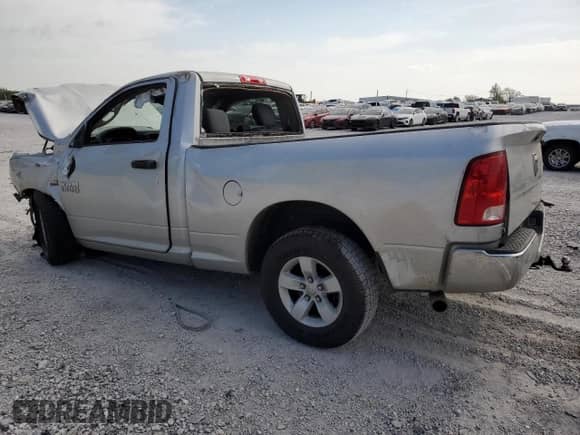 2017 Ram 1500 Tradesman z VIN 3C6JR6AT3HG604680, wystawiony jako Copart lot #53157055 z przebiegiem Nie podano mil oraz Czysty tytuł • Clean title. Historia ofert i sprzedaży dostępna na DreamBid. Obrazek 2.